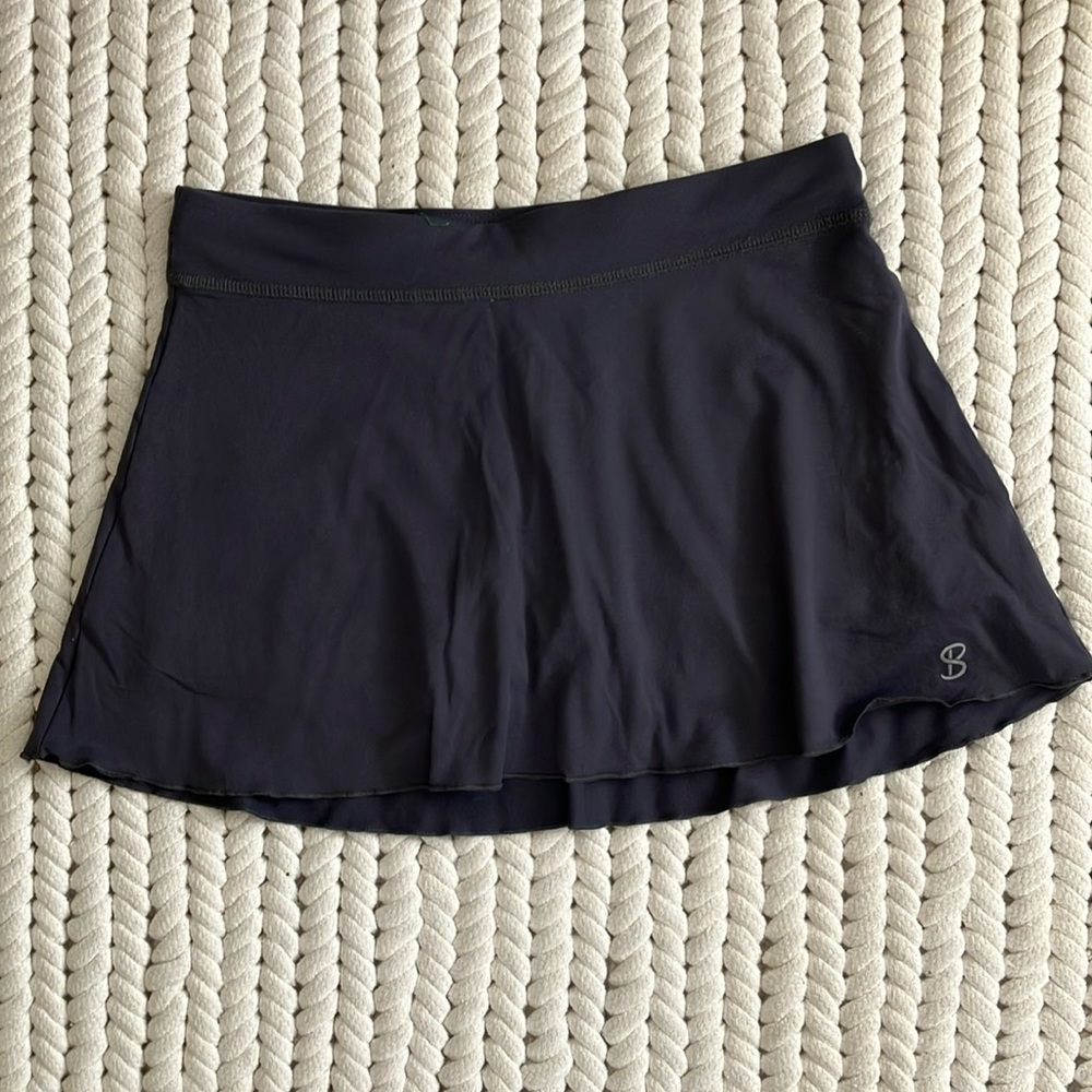 Sofibella tennis skirt. Charcoal gray. XS